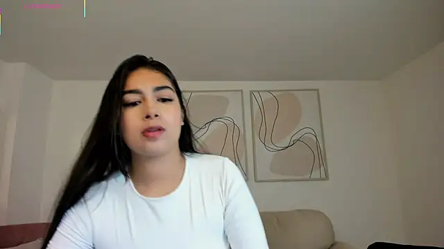 Snapshot of VeronicaBlue chatting on 10-26-25, 10:21 VeronicaBlue online show from 10-26-25, 10:21