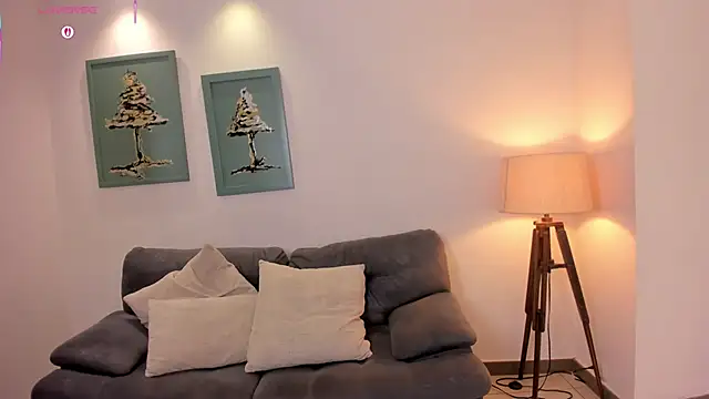 VeronicaBlue online show from 10-31-25, 09:43