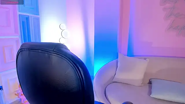 Snapshot of AyshelBrown chatting on 10-01-25, 03:45 AyshelBrown online show from 10-01-25, 03:45