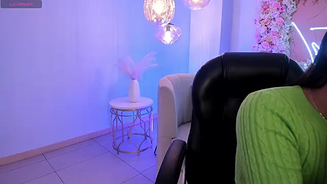 Snapshot of AyshelBrown chatting on 10-09-25, 03:37 AyshelBrown online show from 10-09-25, 03:37