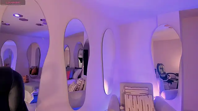 Snapshot of AyshelBrown chatting on 10-17-25, 04:37 AyshelBrown online show from 10-17-25, 04:37