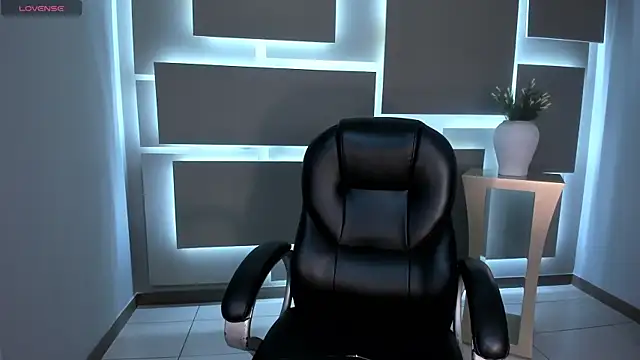 MilaColeman online show from 09-19-25, 02:02