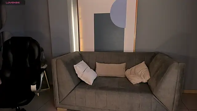 MilaColeman online show from 11-28-25, 02:14