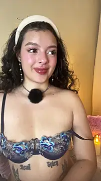 Snapshot of AriaHeavenss chatting on 11-04-25, 12:32 AriaHeavenss online show from 11-04-25, 12:32