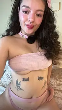 Snapshot of AriaHeavenss chatting on 11-11-25, 12:21 AriaHeavenss online show from 11-11-25, 12:21