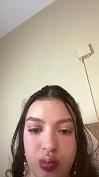 Snapshot of AriaHeavenss chatting on 11-18-25, 12:16 AriaHeavenss online show from 11-18-25, 12:16