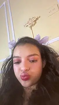 Snapshot of AriaHeavenss chatting on 11-21-25, 12:21 AriaHeavenss online show from 11-21-25, 12:21