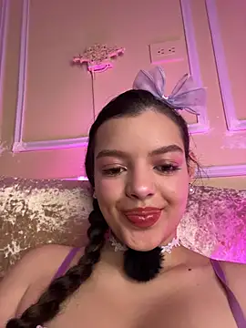 Snapshot of AriaHeavenss chatting on 12-02-25, 12:38 AriaHeavenss online show from 12-02-25, 12:38