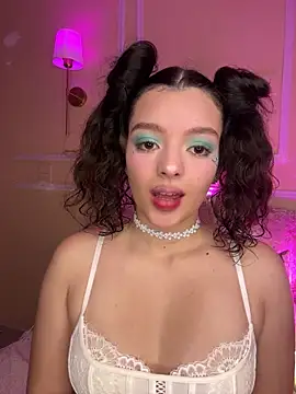 Snapshot of AriaHeavenss chatting on 12-03-25, 12:18 AriaHeavenss online show from 12-03-25, 12:18