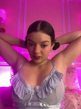 Snapshot of AriaHeavenss chatting on 12-14-25, 02:39 AriaHeavenss online show from 12-14-25, 02:39