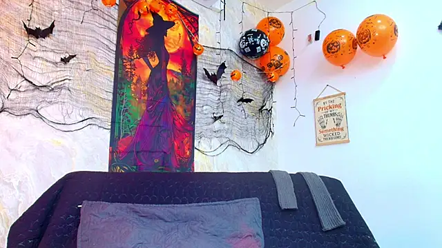 Vero Temptation online show from 10-28-25, 03:10