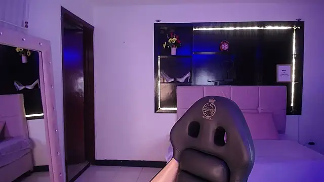 Snapshot of emiily_smith1 chatting on 09-18-25, 07:16 emiily smith1 online show from 09-18-25, 07:16