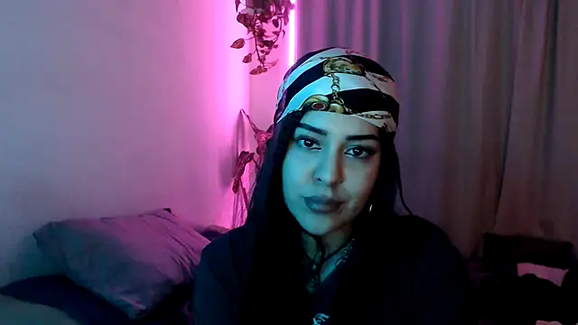 Snapshot of bluegoddessstoned chatting on 09-24-25, 08:06 bluegoddessstoned online show from 09-24-25, 08:06