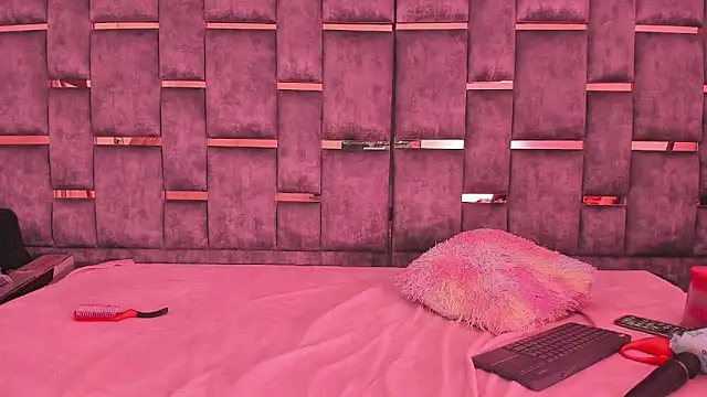 Mitsury foxx online show from 09-24-25, 05:11