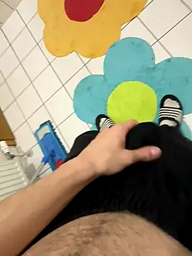 Snapshot of Dicksxd chatting on 09-24-25, 04:32 Dicksxd online show from 09-24-25, 04:32