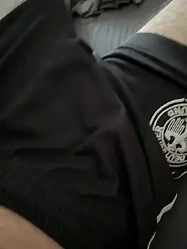 Snapshot of Dicksxd chatting on 10-22-25, 01:44 Dicksxd online show from 10-22-25, 01:44