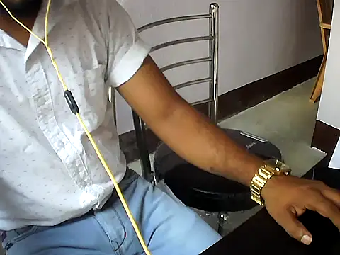 Snapshot of asianhot111 chatting on 10-13-25, 08:58 asianhot111 online show from 10-13-25, 08:58