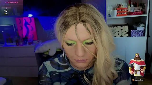 Kkkylie online show from 02-25-26, 07:07