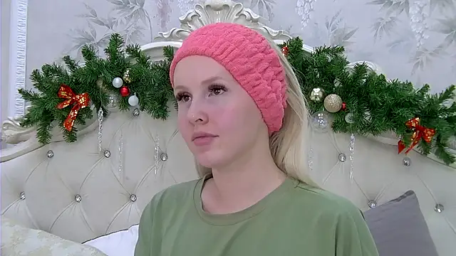 EllieFrosty  online show from 12-14-25, 02:11