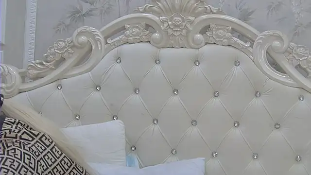 EllieFrosty  online show from 04-16-26, 12:00