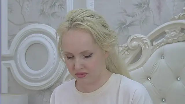 Snapshot of EllieFrosty_ chatting on 05-19-26, 08:15 EllieFrosty online show from 05-19-26, 08:15