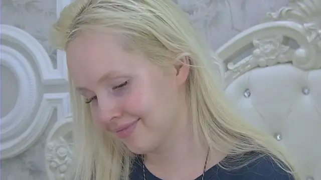Snapshot of EllieFrosty_ chatting on 05-23-26, 12:05 EllieFrosty online show from 05-23-26, 12:05