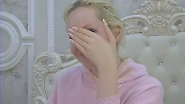 Snapshot of EllieFrosty_ chatting on 06-12-26, 03:55 EllieFrosty online show from 06-12-26, 03:55