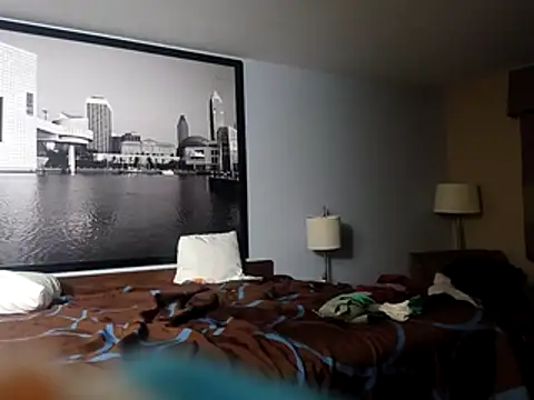 Snapshot of Lonzos28 chatting on 12-14-25, 11:37 Lonzos28 online show from 12-14-25, 11:37