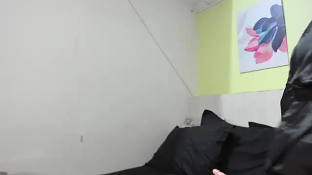 AtheneaArbelaez  online show from 10-12-25, 01:32