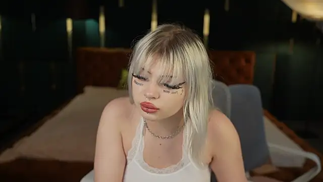 Snapshot of Yuki_sun chatting on 09-25-25, 02:21 Yuki sun online show from 09-25-25, 02:21