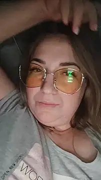 Snapshot of Kiss_Eva chatting on 12-31-24, 12:11 Kiss Eva online show from 12-31-24, 12:11