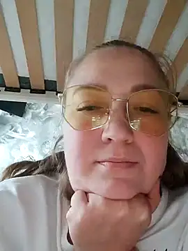 Snapshot of Kiss_Eva chatting on 11-02-25, 01:35 Kiss Eva online show from 11-02-25, 01:35