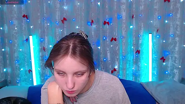 Snapshot of Leonaalove chatting on 02-06-26, 12:08 Leonaalove online show from 02-06-26, 12:08