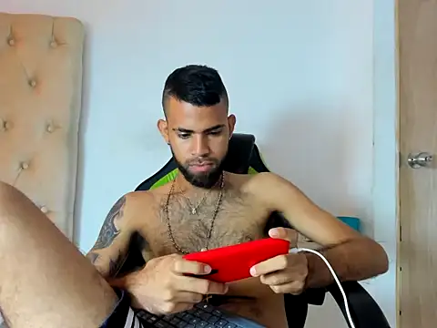 Snapshot of adri_sexboy229 chatting on 09-11-25, 01:44 adri sexboy229 online show from 09-11-25, 01:44