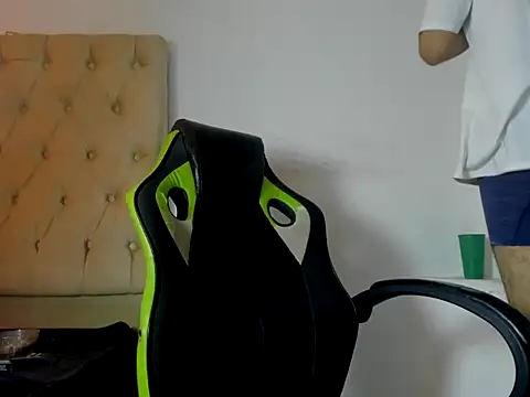 Snapshot of adri_sexboy229 chatting on 09-23-25, 01:52 adri sexboy229 online show from 09-23-25, 01:52