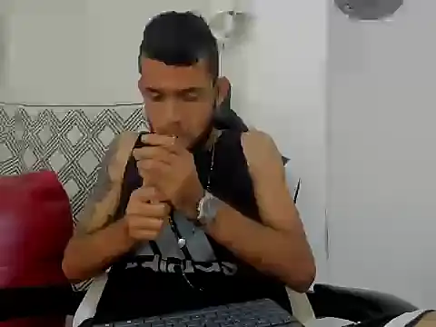 Snapshot of adri_sexboy229 chatting on 10-09-25, 02:31 adri sexboy229 online show from 10-09-25, 02:31