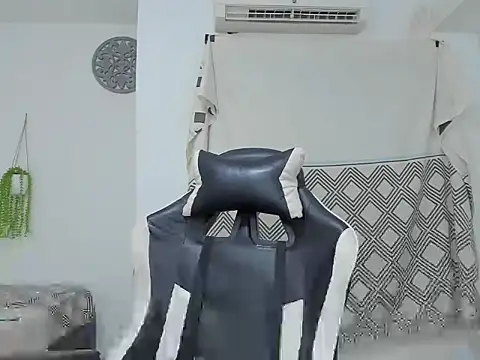 Snapshot of adri_sexboy229 chatting on 10-11-25, 02:44 adri sexboy229 online show from 10-11-25, 02:44