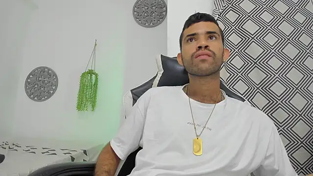 Snapshot of adri_sexboy229 chatting on 10-19-25, 05:41 adri sexboy229 online show from 10-19-25, 05:41