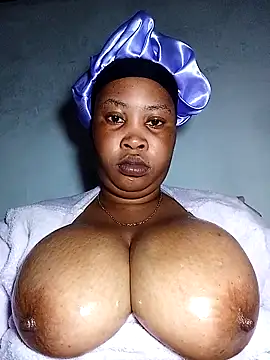 Snapshot of OCEANSQUITERXXX chatting on 06-03-26, 12:57 OCEANSQUITERXXX online show from 06-03-26, 12:57