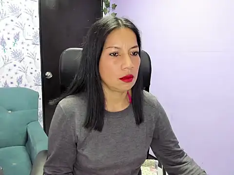 Snapshot of Megan_Collinss_ chatting on 10-17-25, 02:08 Megan Collinss online show from 10-17-25, 02:08