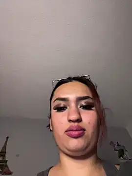 naomirouse  online show from 07-11-26, 04:04