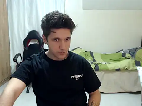 Snapshot of 2handsomemann chatting on 09-16-25, 07:37 2handsomemann online show from 09-16-25, 07:37