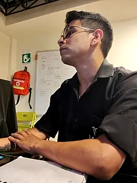 Snapshot of Juann-cock chatting on 09-26-25, 12:36 Juann-cock online show from 09-26-25, 12:36