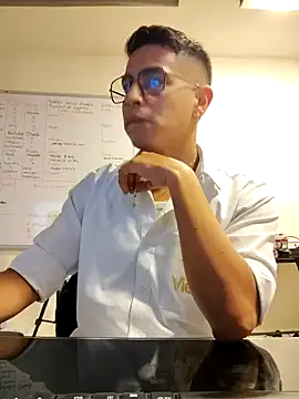 Snapshot of Juann-cock chatting on 10-02-25, 12:17 Juann-cock online show from 10-02-25, 12:17