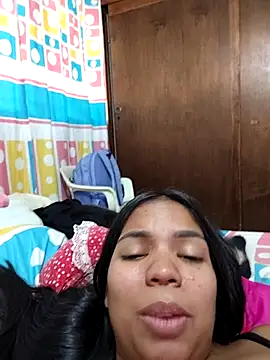 Snapshot of CloeeHills_ chatting on 10-01-25, 04:35 CloeeHills  online show from 10-01-25, 04:35