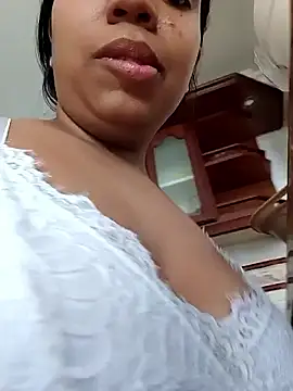 Snapshot of CloeeHills_ chatting on 10-03-25, 05:21 CloeeHills  online show from 10-03-25, 05:21