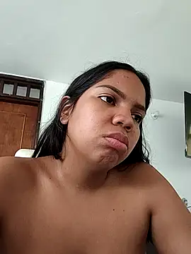 Snapshot of CloeeHills_ chatting on 10-07-25, 12:57 CloeeHills  online show from 10-07-25, 12:57