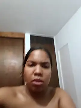 Snapshot of CloeeHills_ chatting on 10-18-25, 06:52 CloeeHills  online show from 10-18-25, 06:52