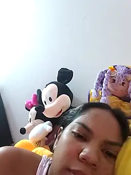 Snapshot of CloeeHills_ chatting on 10-20-25, 02:23 CloeeHills  online show from 10-20-25, 02:23