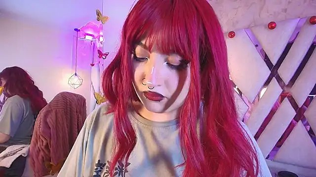 Lilith curvy online show from 12-19-25, 07:43